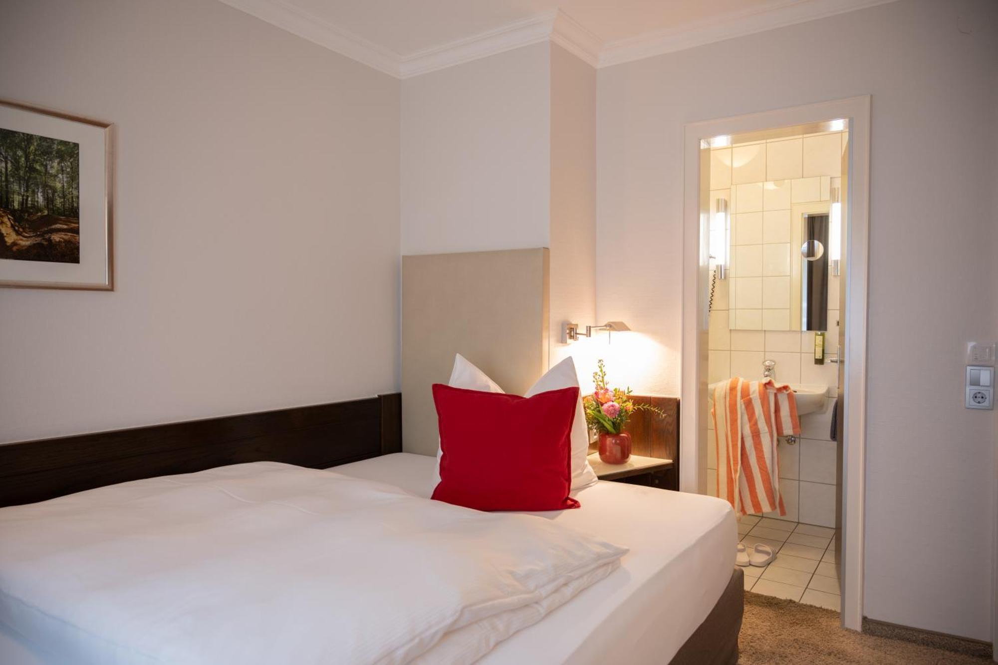 Hotel Menge "An Der Schlacht" ارنسبرغ المظهر الخارجي الصورة